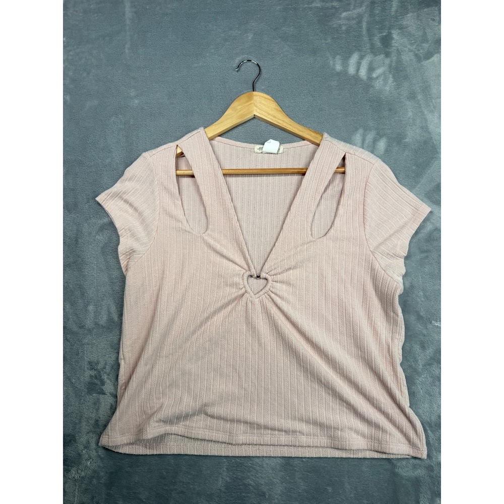 Torrid Festi Ribbed Knit Top Womens 1 Pink Heart Ring Cutout V-Neck Cap Sleeve